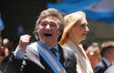Javier Milei y su hermana, Karina, se dirigen a la Casa Rosada, durante la toma de posesión presidencial en Argentina