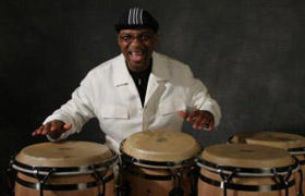 El percusionista cubano Jesús Díaz El percusionista cubano Jesús Díaz