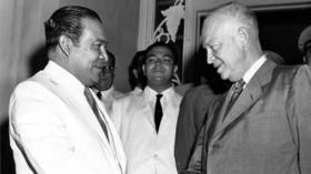 Fulgencio Batista, gobernante de Cuba, y Dwight David Eisenhower, de Estados Unidos, en la Cumbre de Panamá que se celebró en julio de 1956