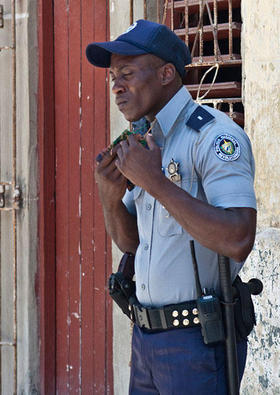 Policía cubano