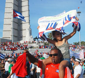 Celebración del Primero de Mayo en La Habana en esta foto de archivo