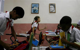 Estudiantes de la escuela primaria Ángela Landa Estudiantes de la escuela primaria Ángela Landa