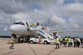 Aerolínea American Airlines aterriza en Cienfuegos, Cuba
