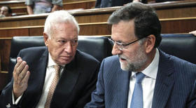El ministro español de Exteriores, José Manuel García-Margallo, y el presidente del gobierno de España, Mariano Rajoy Brey, en esta foto de archivo