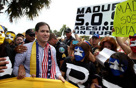 Marco Rubio durante un reciente mitin con miembros de la comunidad venezolana en Miami