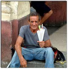 Un manicero en Cuba.