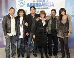 Los actores y el director durante la presentación en Madrid de 'El cuerno de la abundancia' Los actores y el director durante la presentación en Madrid de 'El cuerno de la abundancia'