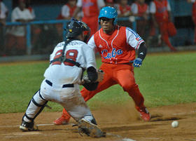 Imagen del segundo partido del tope beisbolero Cuba-EEUU. Foto: Juan Moreno 