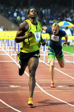 Dayron Robles, durante una competición en Italia. (AP) Dayron Robles, durante una competición en Italia. (AP)