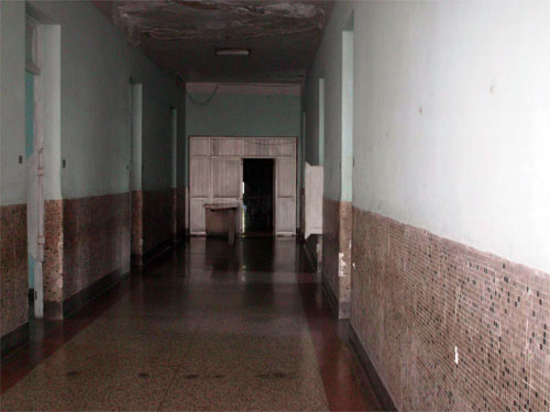 Pasillo de una de las salas de cirugía del hospital '10 de Octubre'. (DF) Pasillo de una de las salas de cirugía del hospital '10 de Octubre'. (DF)