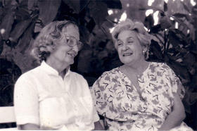 Fina y Bella García-Marruz, en una imagen de 1989.