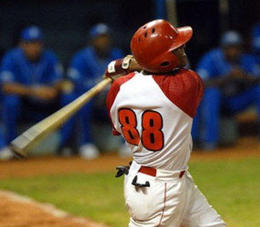 Alexei Bell durante la Serie Nacional de 2007. Alexei Bell durante la Serie Nacional de 2007.