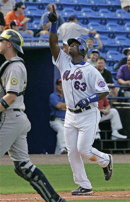 Michel Abreu, de los Mets de Nueva York, durante un juego del entrenamiento de primavera. (AP) Michel Abreu, de los Mets de Nueva York, durante un juego del entrenamiento de primavera. (AP)