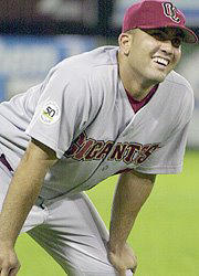El cubano Kendry Morales juega con los Gigantes del Cibao.