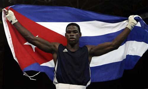 Emilio Correa celebra su victoria en los 75kg en el boxeo de los Juegos. (AP) Emilio Correa celebra su victoria en los 75kg en el boxeo de los Juegos. (AP)