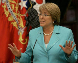 La presidenta de Chile pidió una sanción severa para el militar, nieto de Pinochet, que defendió el golpe de Estado. (AP) La presidenta de Chile pidió una sanción severa para el militar, nieto de Pinochet, que defendió el golpe de Estado. (AP)