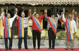 Ortega, Lage, Chávez, Morales y Preval, representantes de Nicaragua, Cuba, Venezuela, Bolivia y Haití, durante una cumbre del ALBA Ortega, Lage, Chávez, Morales y Preval, representantes de Nicaragua, Cuba, Venezuela, Bolivia y Haití, durante una cumbre del ALBA