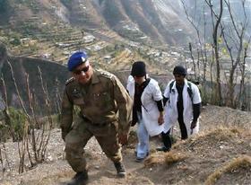 Médicos cubanos en Pakistán. (AP) Médicos cubanos en Pakistán