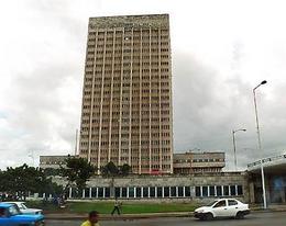 El hospital Hermanos Ameijeiras, en La Habana, otrora símbolo de la 'salud para todos' El hospital Hermanos Ameijeiras, en La Habana, otrora símbolo de la 'salud para todos'