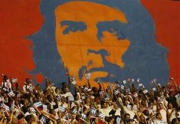 Estudiantes dan la bienvenida a los peloteros cubanos Estudiantes dan la bienvenida a los peloteros cubanos