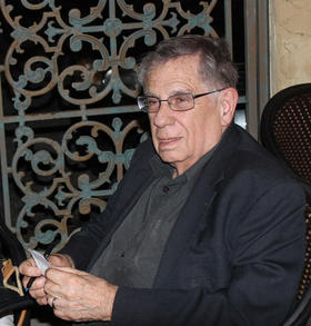El escritor y profesor cubano Matías Montes Huidobro