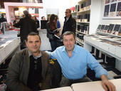 William Navarrete y el escritor francés Nan Aurousseau en el stand de Stock en el Salón del Libro de París, 2013