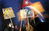Manifestación en las cercanías de la Embajada de Cuba, en la Plaza de Siberia, Praga, República Checa. 15 de marzo de 2007