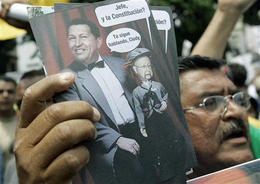 Manifestación contra Chávez en Caracas, el 7 de junio de 2008. (AP) Manifestación contra Chávez en Caracas, el 7 de junio de 2008. (AP)