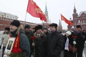 Comunistas rusos conmemoran el 87 aniversario de la muerte de Lenin en la Plaza Roja