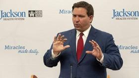 El gobernador de Florida se ha negado a tomar medidas estrictas para cerrar otra vez la economía del estado