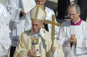El Papa Francisco, durante la canonización de la madre Teresa de Calcuta