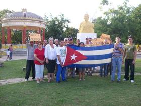 Miembros del Partido Liberal de la República de Cuba protagonizaron el miércoles 18 de noviembre de 2009 una marcha por las calles de Punta Brava, provincia de La Habana.  