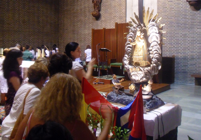 Misa de la comunidad cubana en Madrid, el 8 de septiembre de 2009. (MS)