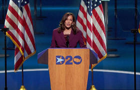 Kamala Harris acepta la nominación demócrata a la vicepresidencia en la convención demócrata
