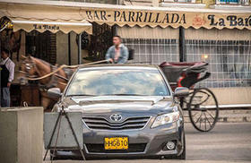 Ahora se ven en La Habana vehículos Audi, Mercedes Benz, BMW y Hummer con placas de matrícula color amarillo, señal de que pertenecen a particulares cubanos