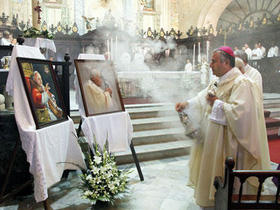 Celebración eucarística de acción de gracias por la canonización de los papas Juan XXIII y Juan Pablo II en la Catedral de La Habana