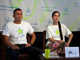 Eliécer Ávila y Yoani Sánchez durante el Festival Clic, en La Habana