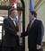 Karel De Gucht (izq.), comisario europeo de Desarrollo, con el ministro de Exteriores de Cuba, Bruno Rodríguez. La Habana, 2 de noviembre de 2009. (REUTERS) Karel De Gucht (izq.), comisario europeo de Desarrollo, con el ministro de Exteriores de Cuba, Bruno Rodríguez. La Habana, 2 de noviembre de 2009. (REUTERS)