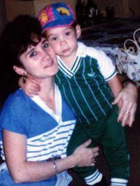 El niño Elián González y su madre, Elizabeth Brotóns, en esta foto de archivo