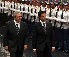 Raúl Castro y Enrique Peña Nieto, durante la visita del presidente mexicano a Cuba