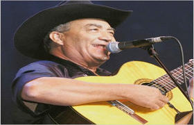 Elíades Ochoa en concierto