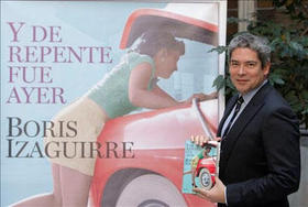 Boris Izaguirre, durante la presentación de su novela 'Y de repente fue ayer', ambientada en la Cuba. Madrid, 1 de abril de 2009. (EFE)