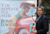 Boris Izaguirre, durante la presentación de su novela 'Y de repente fue ayer', ambientada en la Cuba. Madrid, 1 de abril de 2009. (EFE)