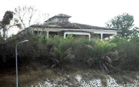 La casona en las afueras de Santiago de Cuba donde vivió Arsenio Ortiz, alias el Chacal de Oriente. La casona en las afueras de Santiago de Cuba donde vivió Arsenio Ortiz, alias el Chacal de Oriente