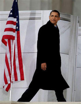 Barack Obama, durante el megaconcierto "We Are One" en el Lincoln Memorial de Washington, el domingo 18 de enero de 2009. (AP)