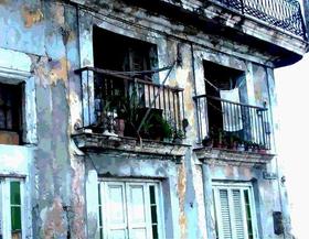 Edificio deteriorado en La Habana