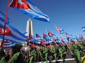 Desfile por el Día Internacional de los Trabajadores en la Plaza de la Revolución de La Habana