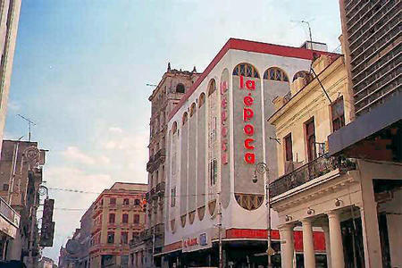 La tienda La Época, en el barrio de Centro Habana. - De compras por La