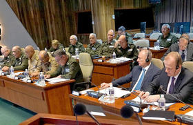 Reunión de Nicolai Petrushev con el alto mando del MININT cubano para coordinar los esfuerzos en los mejores métodos represivos de las protestas populares
