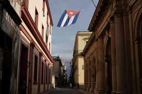 Bandera de Cuba en las calles de La Habana